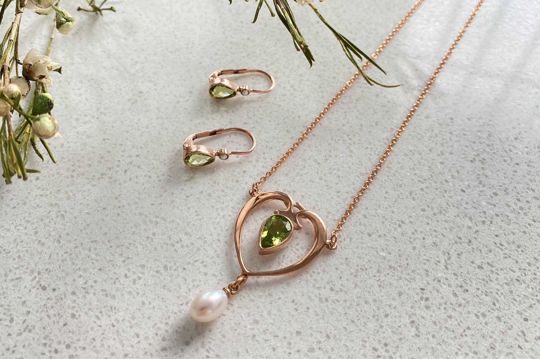 Jugendstilkette, Art Nouveau chain, 925 Silber Roségold vergoldet, Collier mit Peridot und echter Süßwasserperle